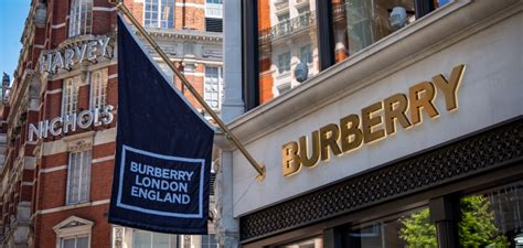 burberry leading digital|burberry mobile marketing.